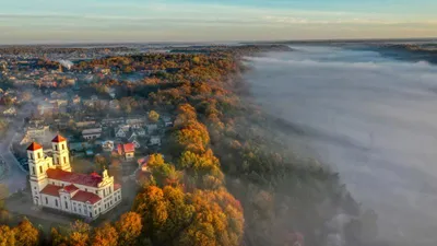 Raudondvario bažnyčios nuotraukos nuotrauka