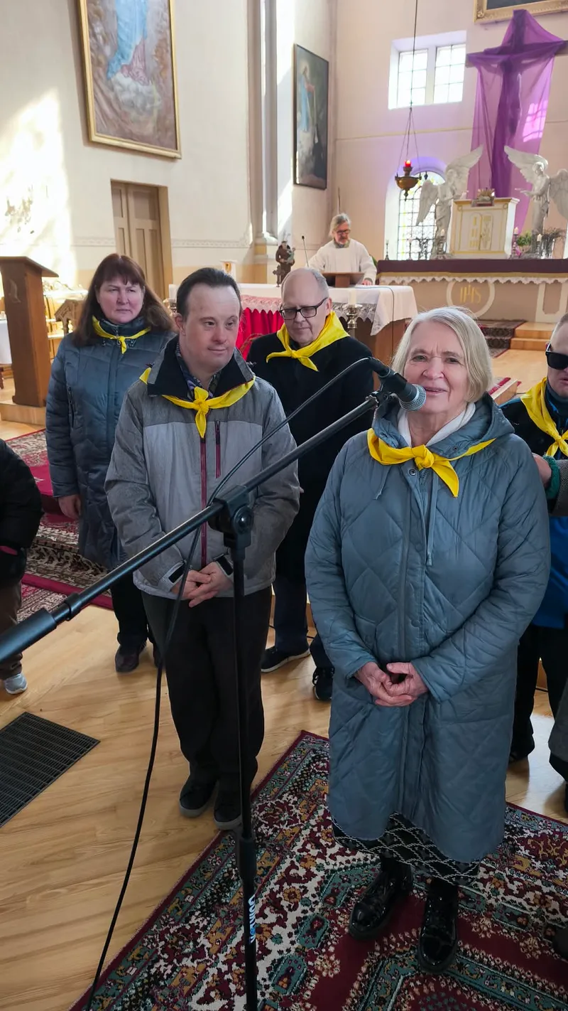 „Tikėjimo ir šviesos“ bendruomenės apsilankymas Raudondvario parapijoje